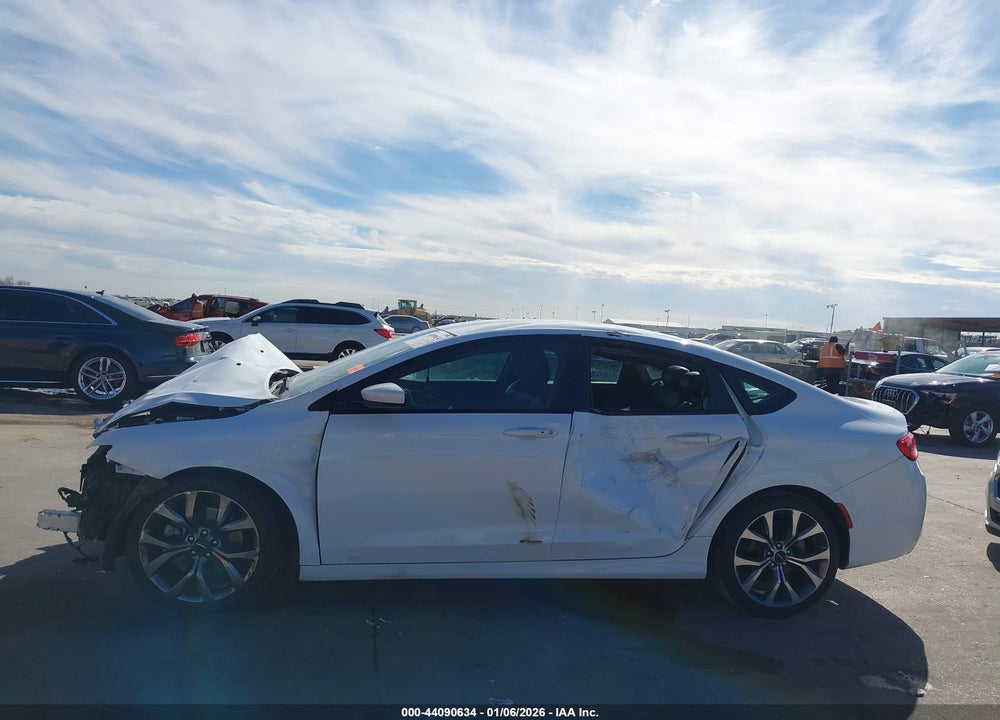 2016 CHRYSLER 200 S VIN: 1C3CCCBG3GN138021