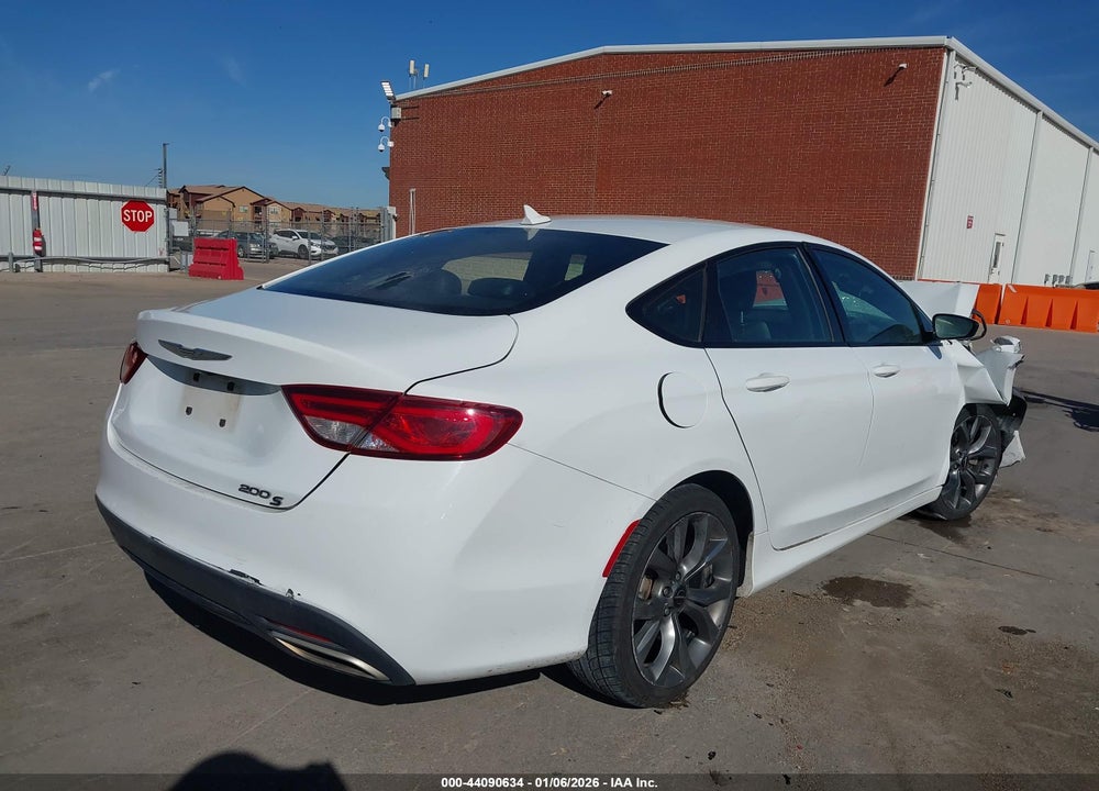 2016 CHRYSLER 200 S VIN: 1C3CCCBG3GN138021