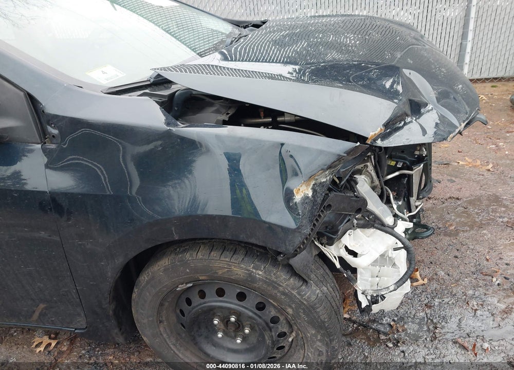 2019 TOYOTA COROLLA LE VIN: 2T1BURHEXKC239520