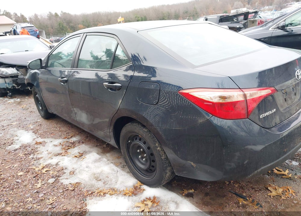2019 TOYOTA COROLLA LE VIN: 2T1BURHEXKC239520