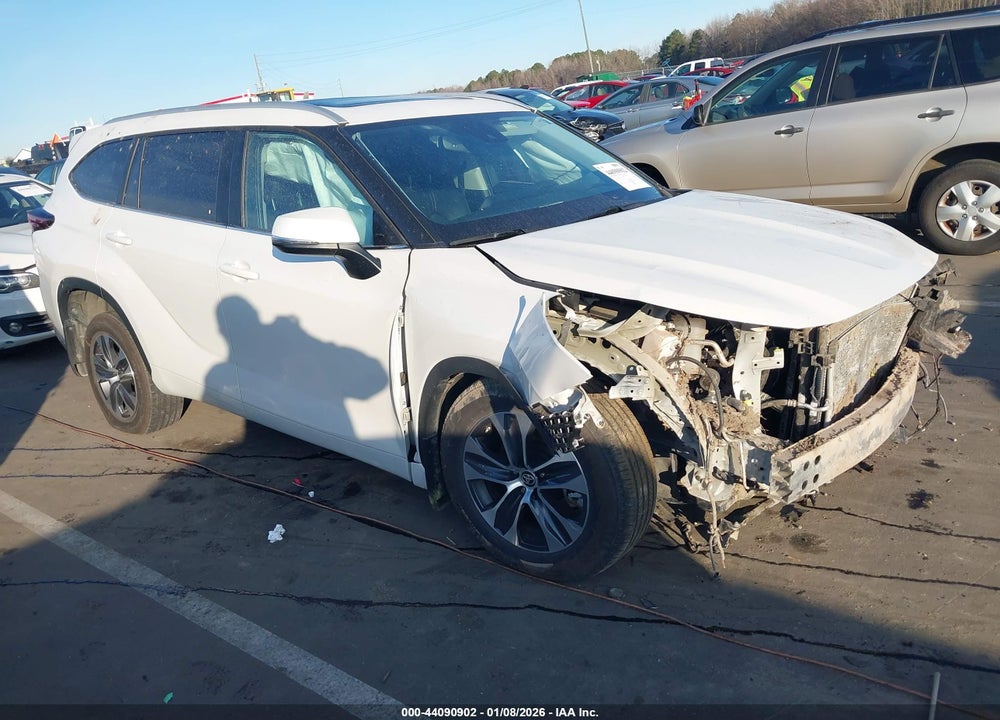 2024 TOYOTA HIGHLANDER XLE VIN: 5TDKDRAH1RS542854