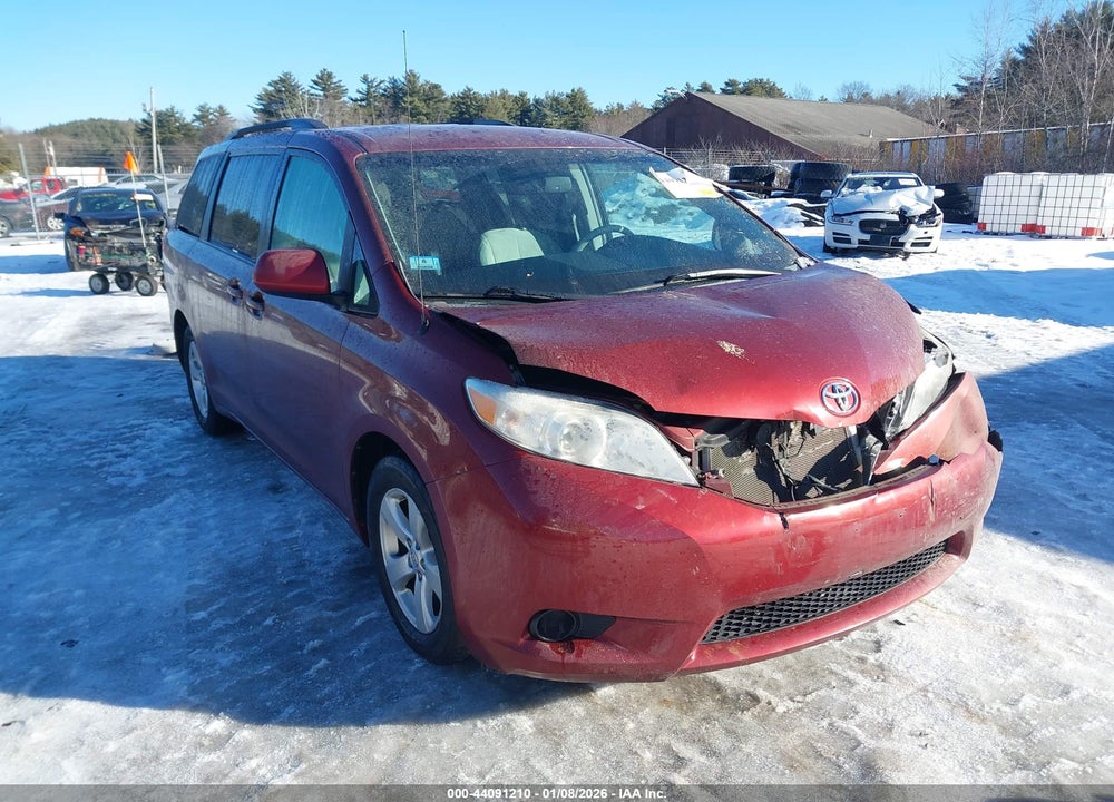 2014 TOYOTA SIENNA LE V6 8 PASSENGER VIN: 5TDKK3DC7ES477389