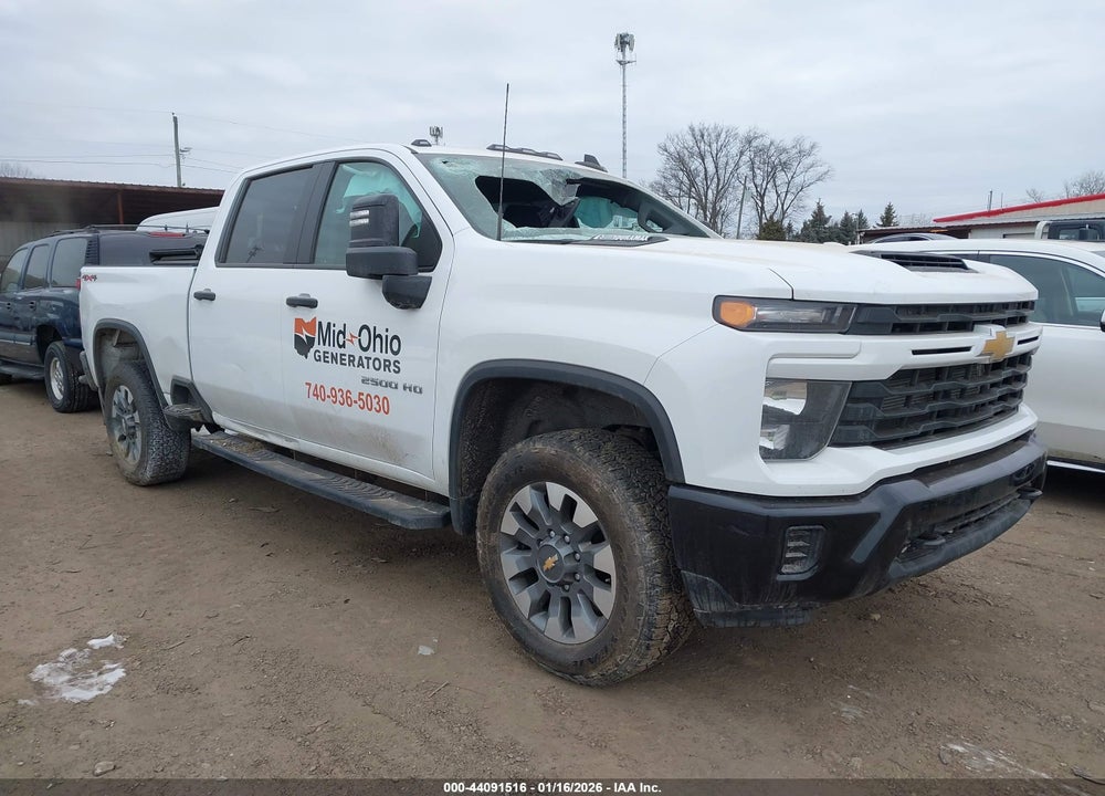 2024 CHEVROLET SILVERADO 2500HD 4WD  STANDARD BED CUSTOM VIN: 1GC4YMEY1RF116611