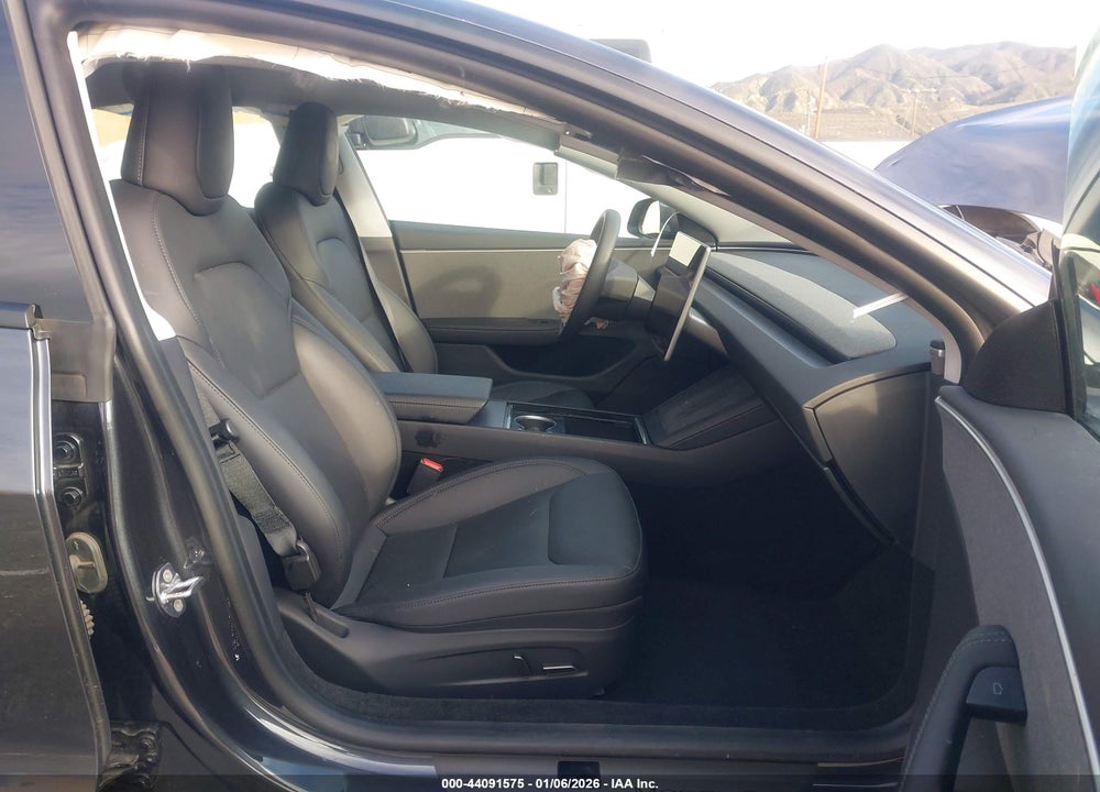2025 TESLA MODEL 3 LONG RANGE REAR-WHEEL DRIVE/STANDARD REAR-WHEEL DRIVE VIN: 5YJ3E1EA0SF984356