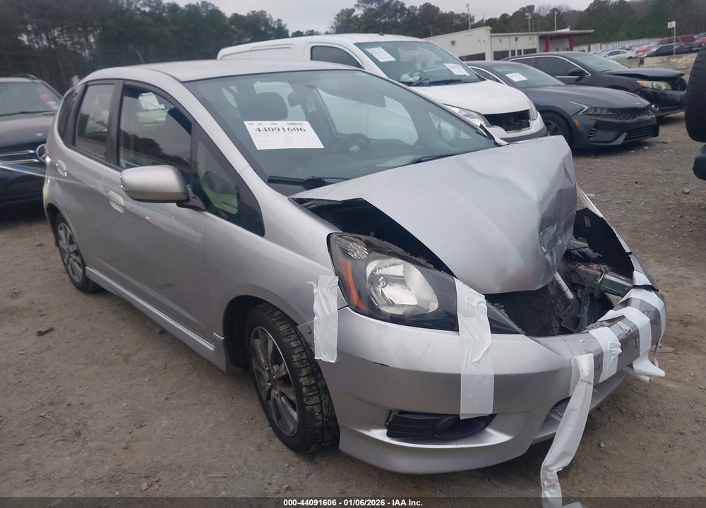 2013 HONDA FIT SPORT VIN: JHMGE8H56DC057823