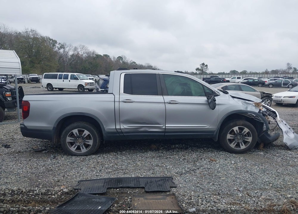 2017 HONDA RIDGELINE RTL VIN: 5FPYK3F52HB016514