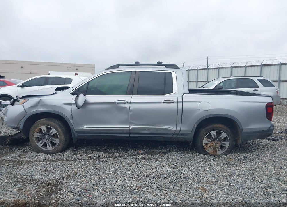 2017 HONDA RIDGELINE RTL VIN: 5FPYK3F52HB016514