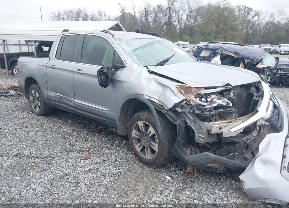 2017 HONDA RIDGELINE RTL VIN: 5FPYK3F52HB016514