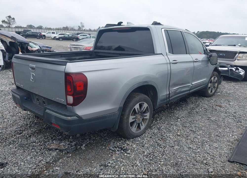 2017 HONDA RIDGELINE RTL VIN: 5FPYK3F52HB016514