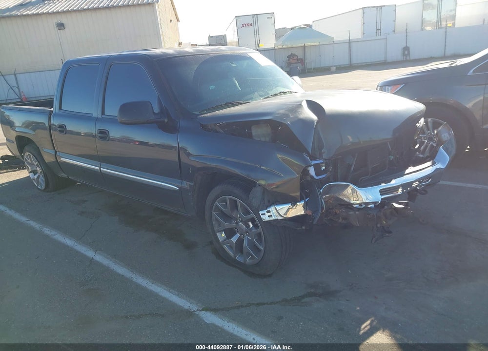 2005 GMC SIERRA 1500 SLE VIN: 2GTEC13T351230605