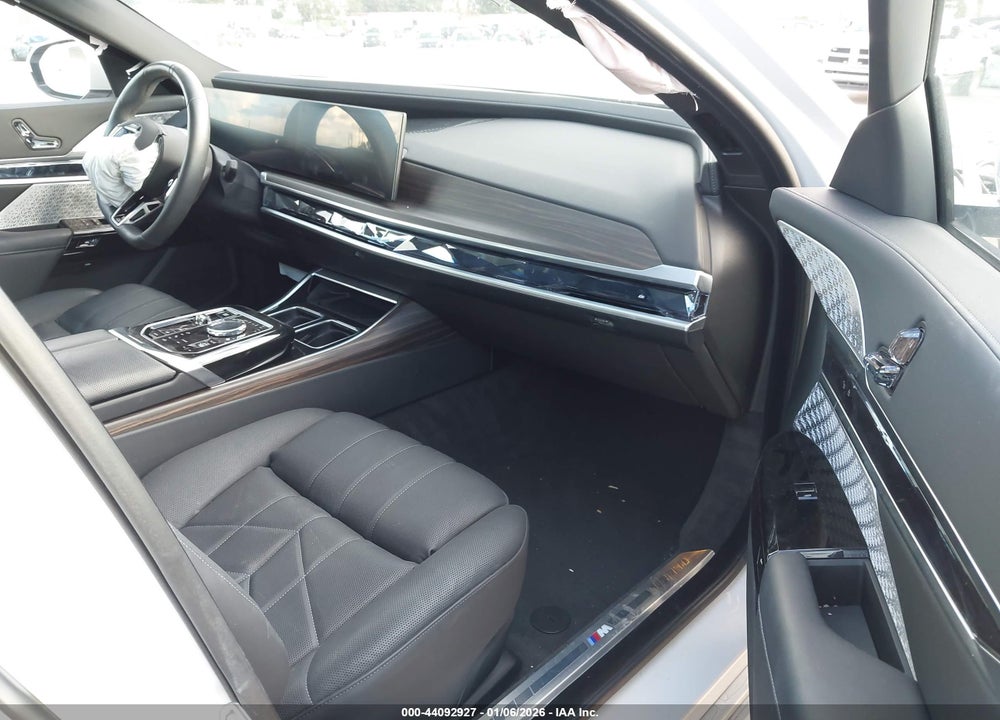 2024 BMW I7 XDRIVE60 VIN: WBY53EJ0XRCS18286