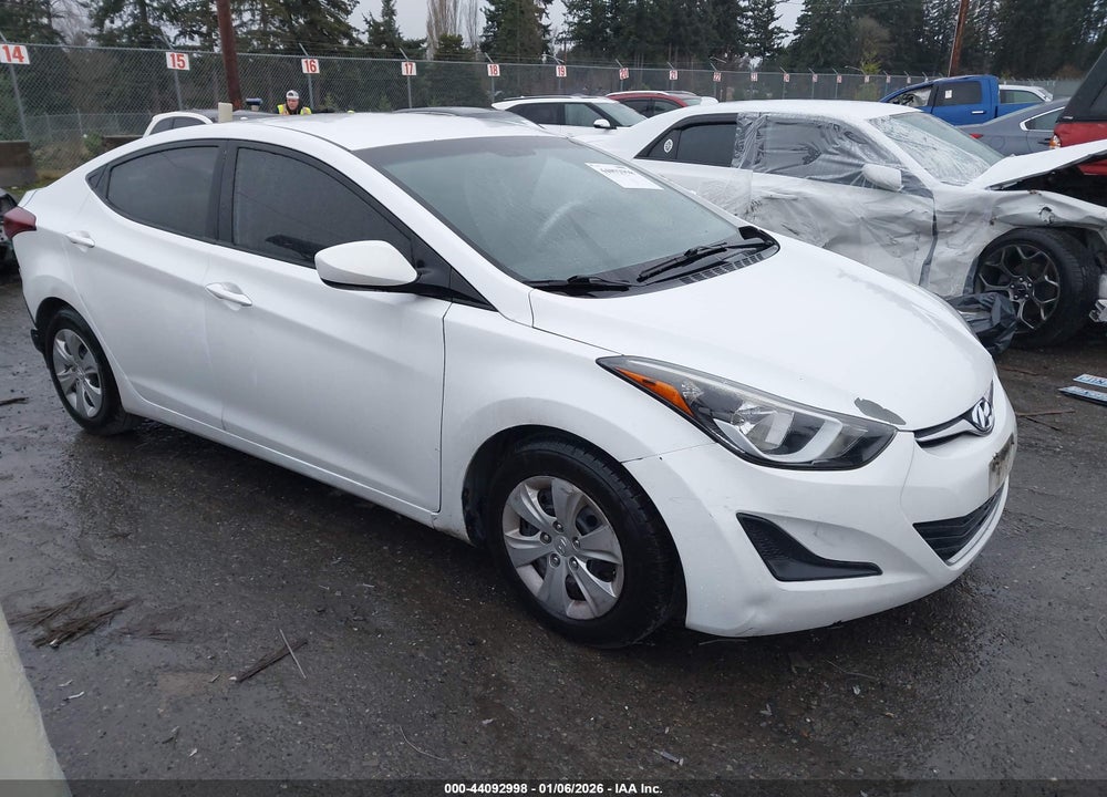 2016 HYUNDAI ELANTRA VIN: 5NPDH4AE9GH692378