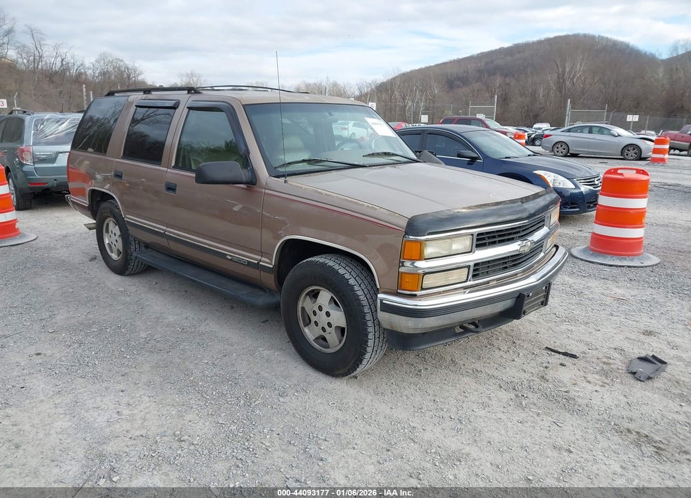 1995 CHEVROLET TAHOE K1500 VIN: 1GNEK13K3SJ423436