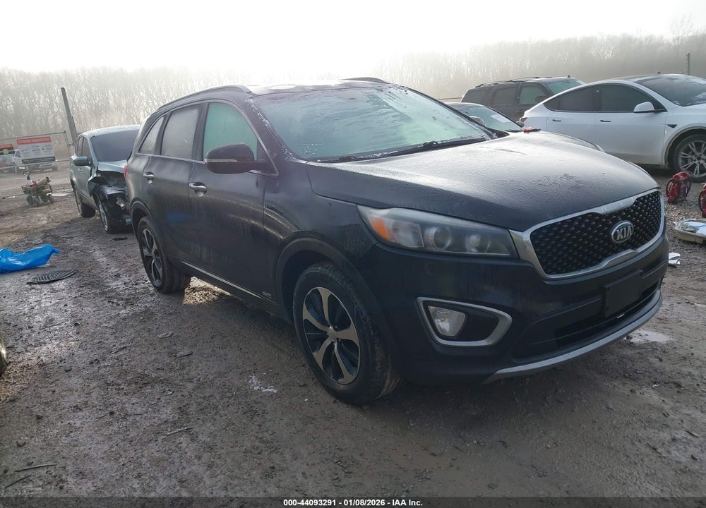 2017 KIA SORENTO 2.0T EX VIN: 5XYPHDA15HG242195