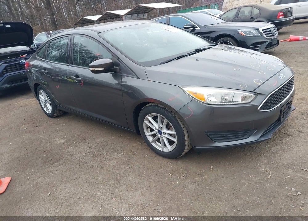 2016 FORD FOCUS SE VIN: 1FADP3F24GL304082