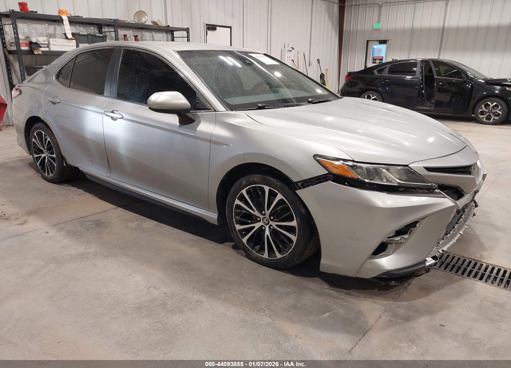 2018 TOYOTA CAMRY SE VIN: 4T1B11HK3JU620722