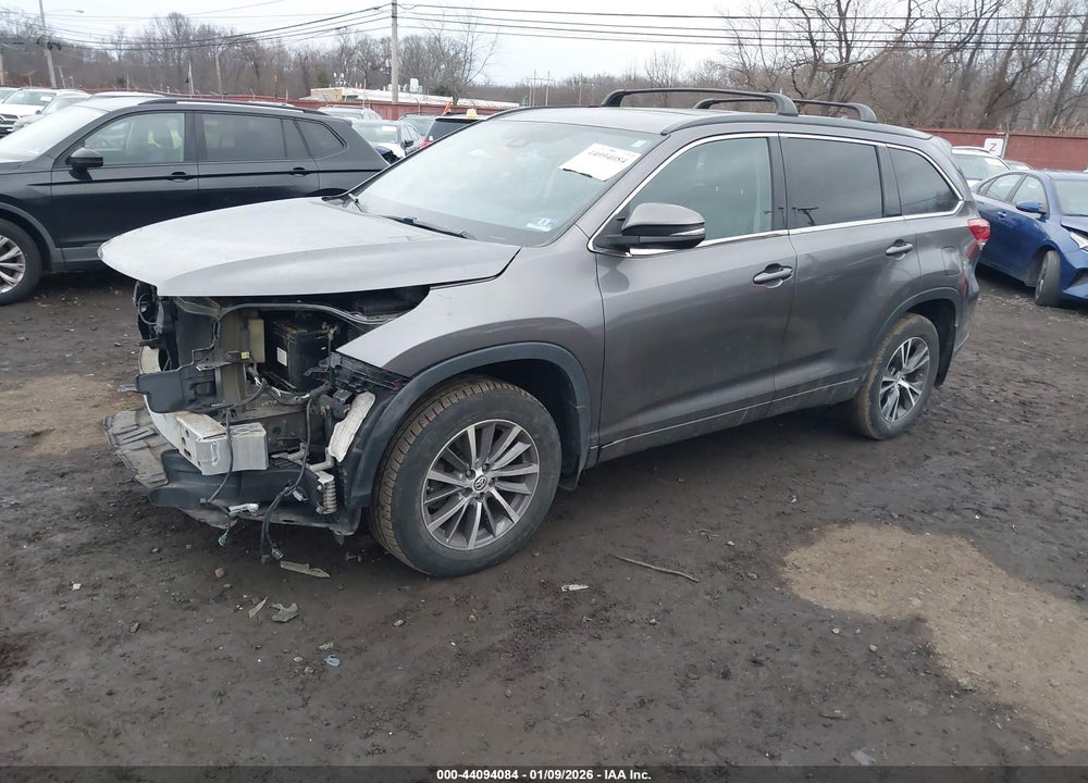 2017 TOYOTA HIGHLANDER SE VIN: 5TDJZRFH5HS446066