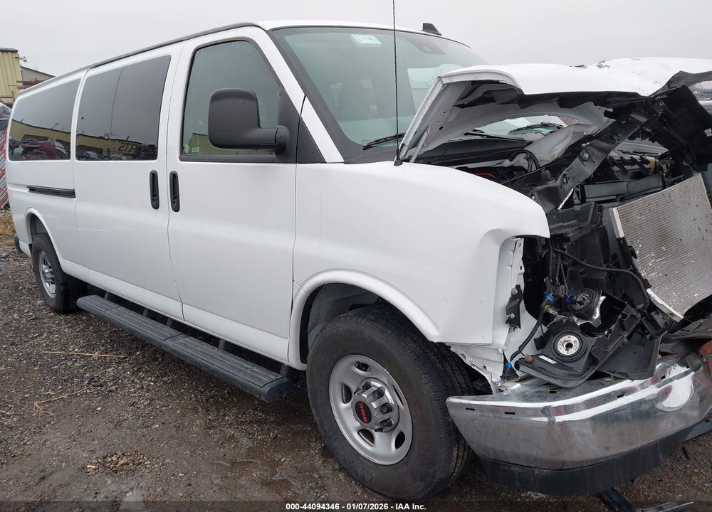2025 GMC SAVANA PASSENGER RWD 3500 EXTENDED WHEELBASE LT VIN: 1GJZ7PFP7S1168546