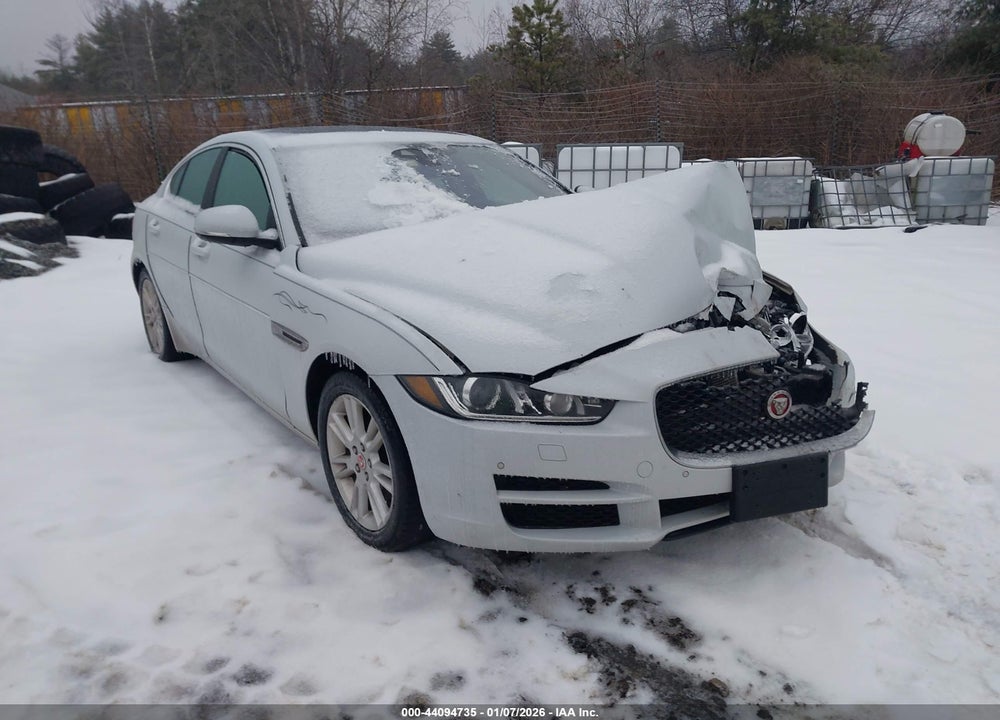 2017 JAGUAR XE 20D PREMIUM VIN: SAJAJ4BN4HA952296