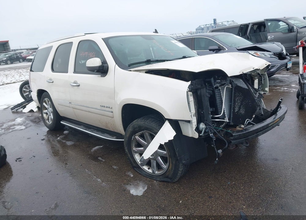 2013 GMC YUKON DENALI VIN: 1GKS2EEF8DR359387