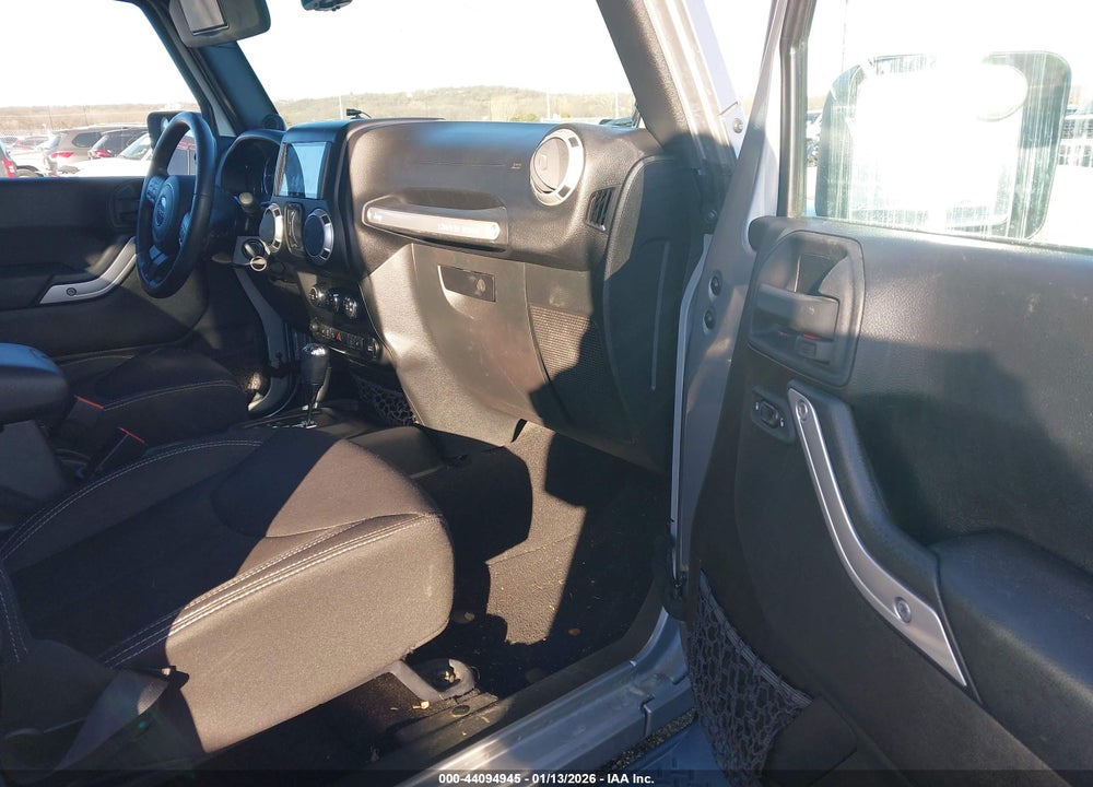 2014 JEEP WRANGLER UNLIMITED SAHARA VIN: 1C4BJWEG2EL258315