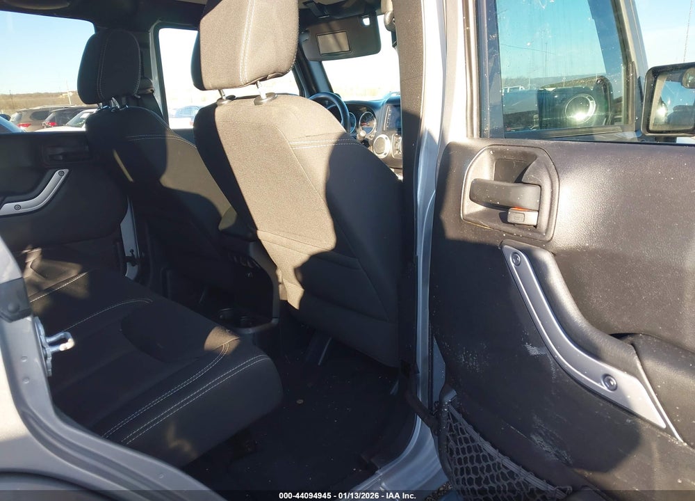 2014 JEEP WRANGLER UNLIMITED SAHARA VIN: 1C4BJWEG2EL258315