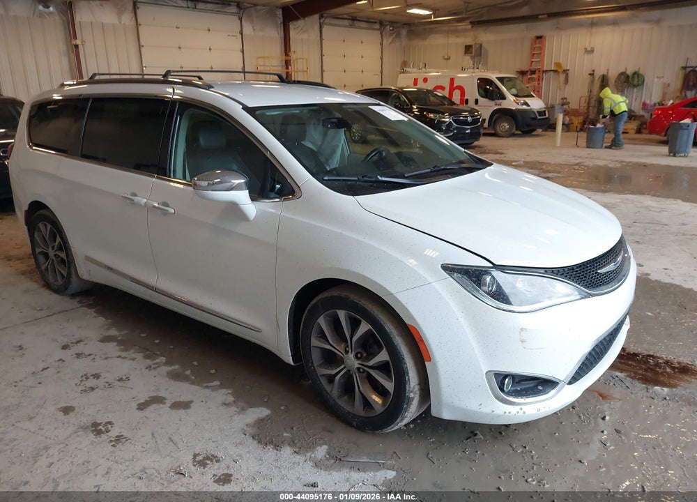 2019 CHRYSLER PACIFICA LIMITED VIN: 2C4RC1GG3KR652966
