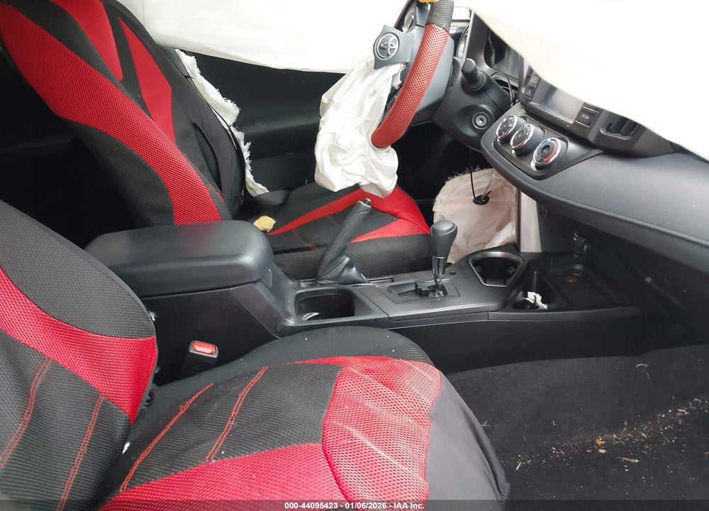 2018 TOYOTA RAV4 LE VIN: JTMZFREV1JJ162973