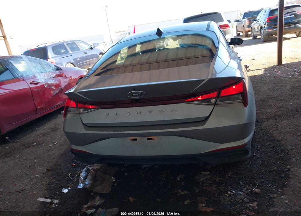 2021 HYUNDAI ELANTRA SEL VIN: 5NPLM4AG7MH023031