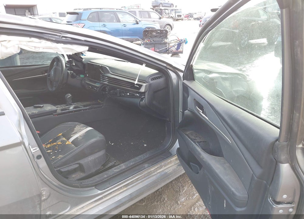 2025 TOYOTA CAMRY SE VIN: 4T1DBADK8SU522721