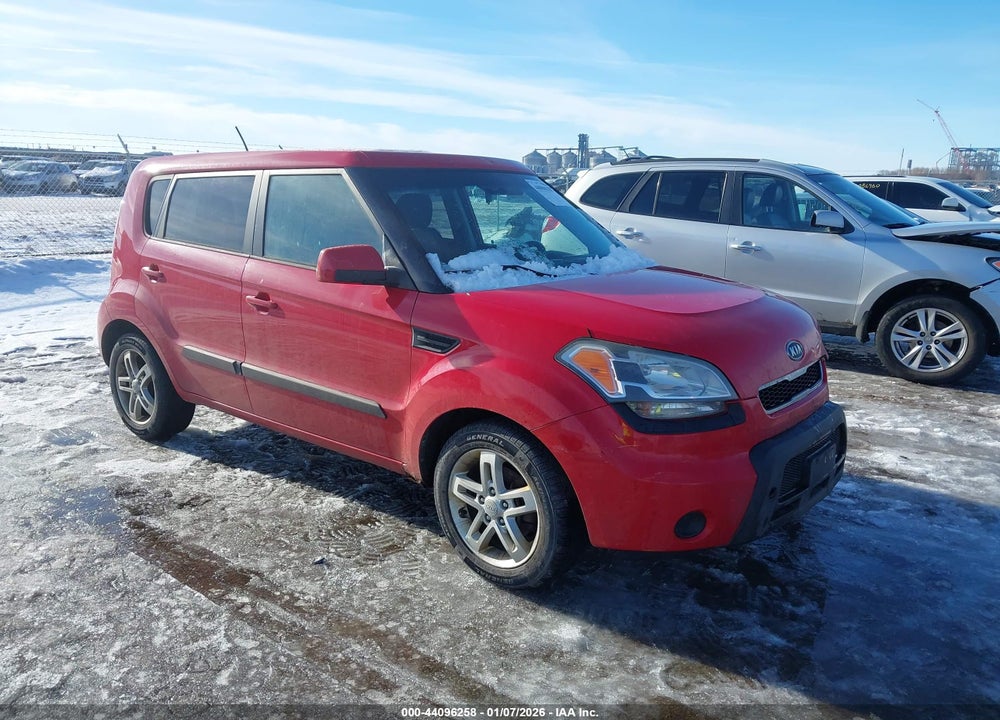 2011 KIA SOUL + VIN: KNDJT2A21B7228901