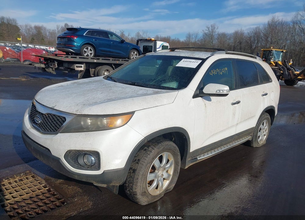 2011 KIA SORENTO LX VIN: 5XYKT4A12BG173949