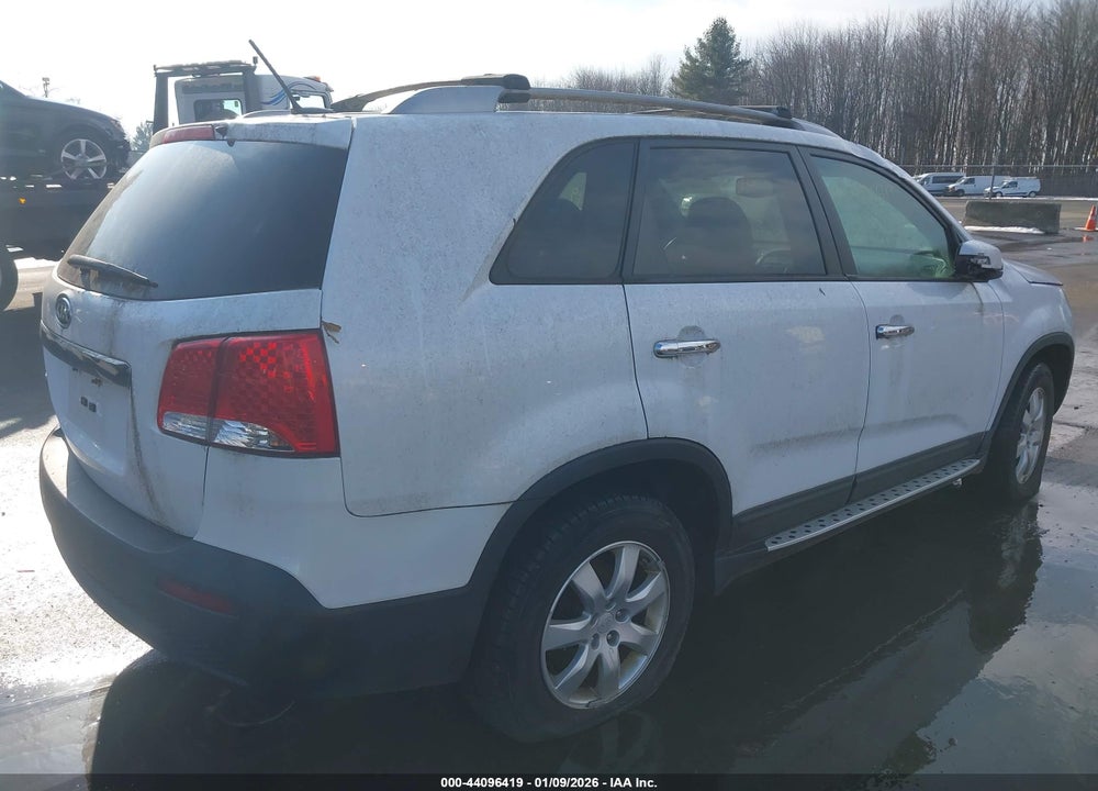 2011 KIA SORENTO LX VIN: 5XYKT4A12BG173949