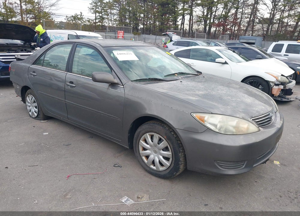 2005 TOYOTA CAMRY LE VIN: 4T1BE30K15U538831