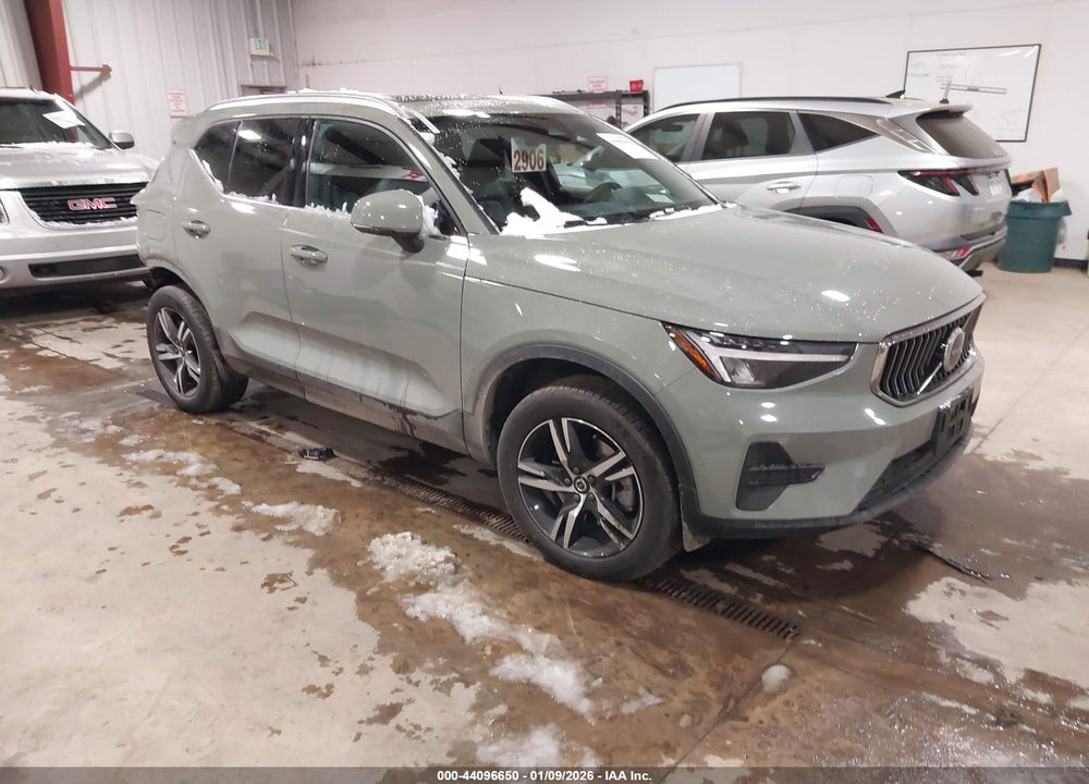 2025 VOLVO XC40 B5 CORE BRIGHT THEME VIN: YV4L12UJ5S2599944