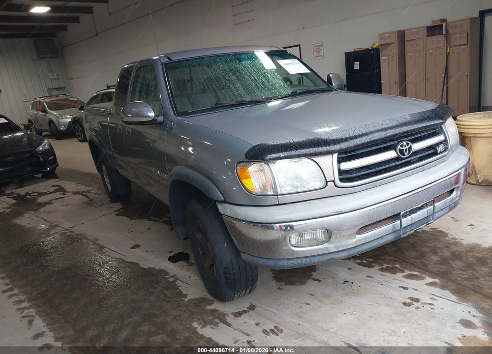 2001 TOYOTA TUNDRA SR5 V8 VIN: 5TBBT44141S168015