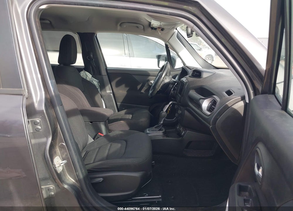 2018 JEEP RENEGADE LATITUDE 4X4 VIN: ZACCJBBB2JPG79236