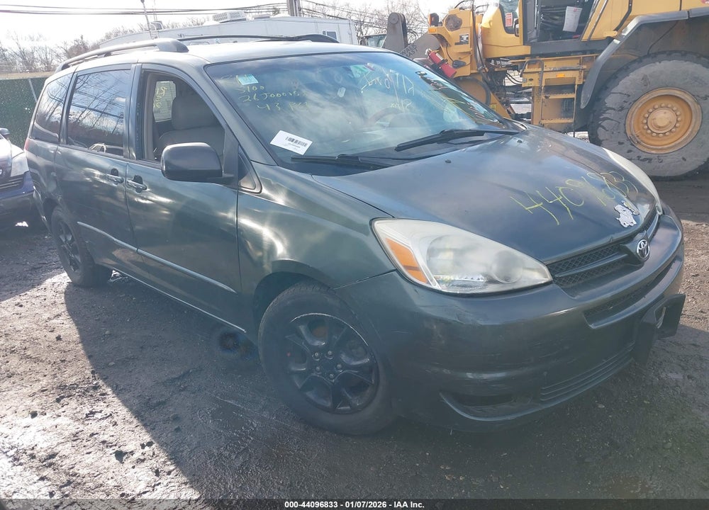 2004 TOYOTA SIENNA XLE VIN: 5TDZA22C24S147818