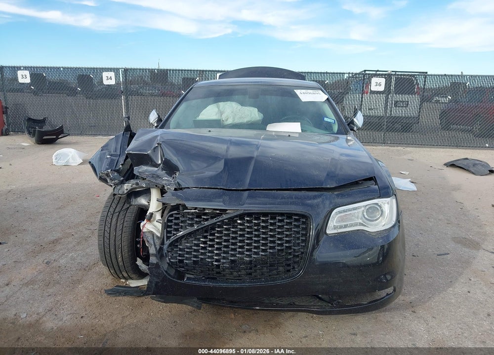 2018 CHRYSLER 300 TOURING VIN: 2C3CCAAG2JH283461