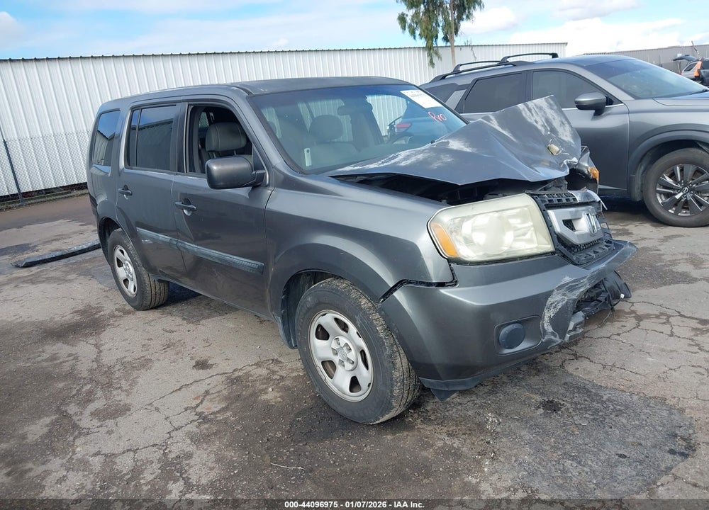 2011 HONDA PILOT LX VIN: 5FNYF3H25BB035940