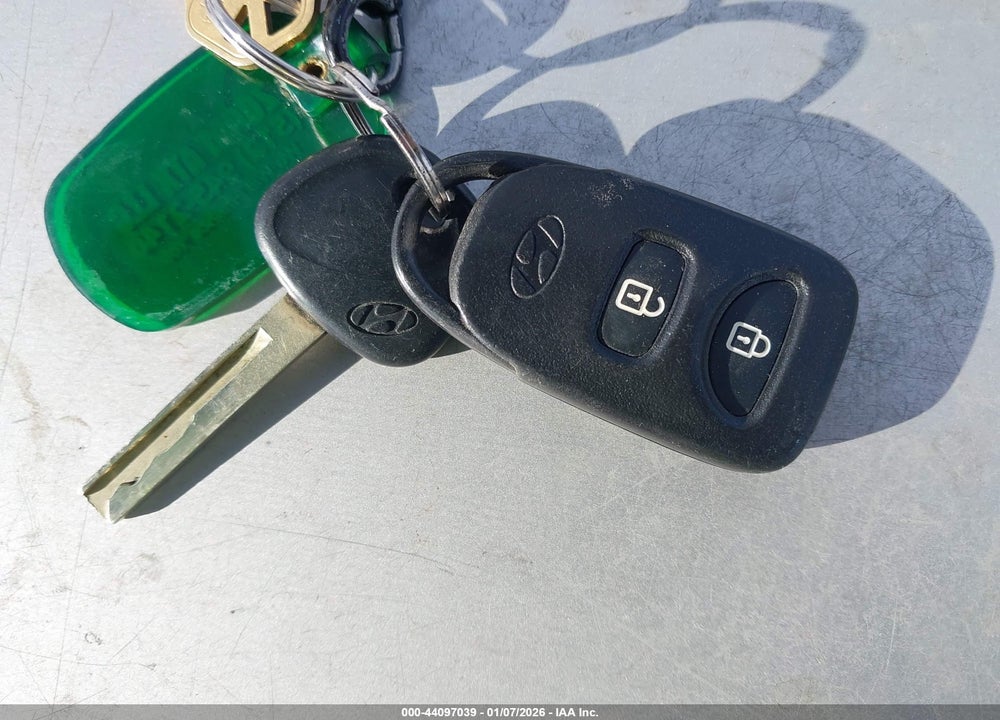 2016 HYUNDAI ACCENT SE VIN: KMHCT4AE6GU094339