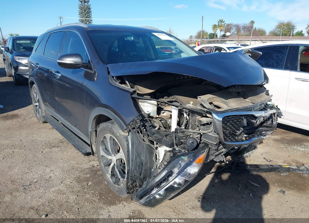 2018 KIA SORENTO 3.3L EX VIN: 5XYPH4A58JG395789