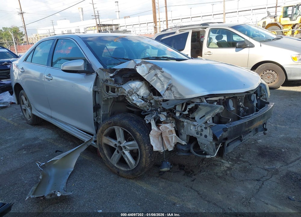 2013 TOYOTA CAMRY SE VIN: 4T1BF1FK4DU270932