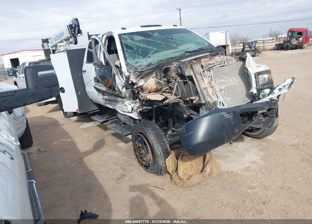 2022 CHEVROLET SILVERADO 4500HD 1WT VIN: 1HTKJPVK3NH184712