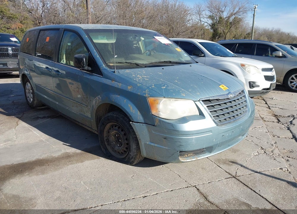 2010 CHRYSLER TOWN & COUNTRY LX VIN: 2A4RR4DE6AR131851