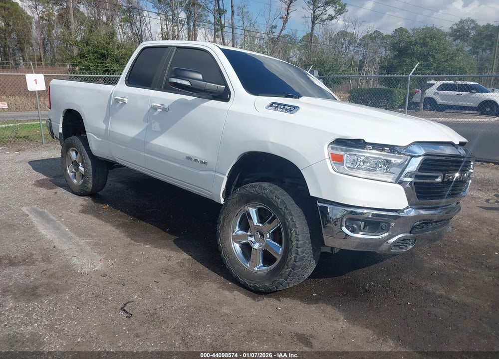 2020 RAM 1500 BIG HORN  4X2 6'4 BOX VIN: 1C6RREBT5LN294737