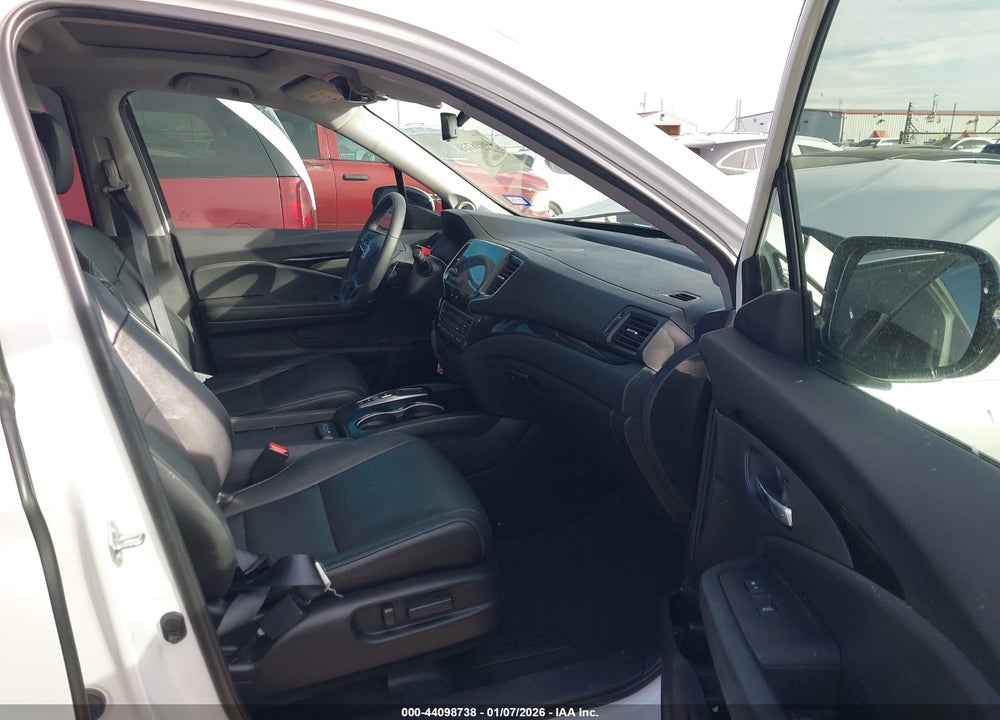 2021 HONDA PILOT 2WD TOURING 8 PASSENGER VIN: 5FNYF5H97MB023526