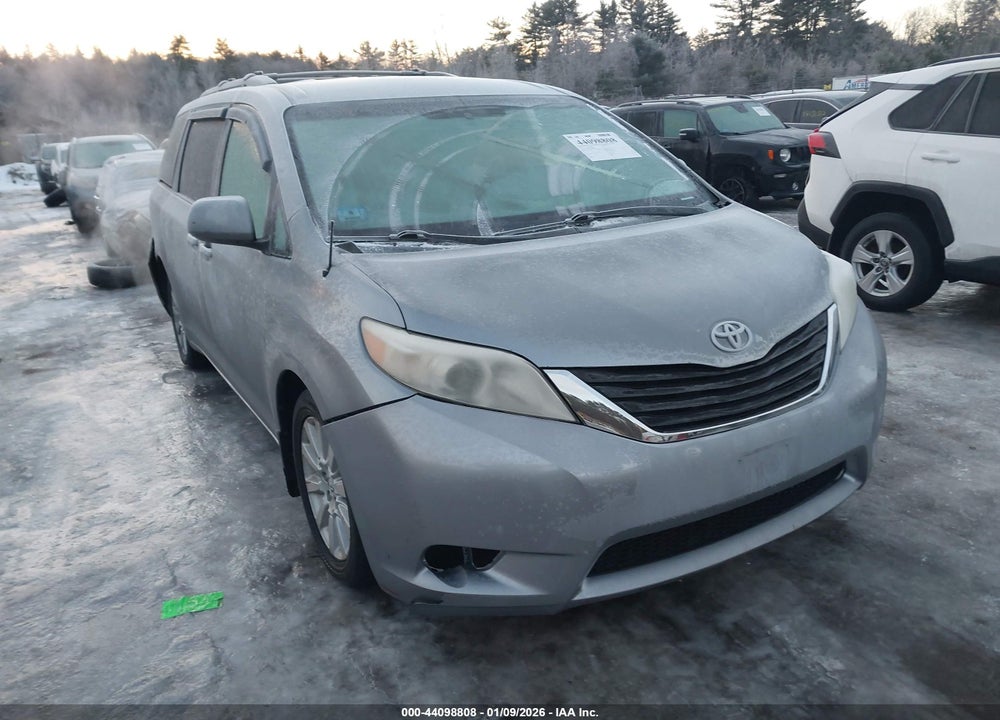2011 TOYOTA SIENNA LE VIN: 5TDJK3DC9BS006030