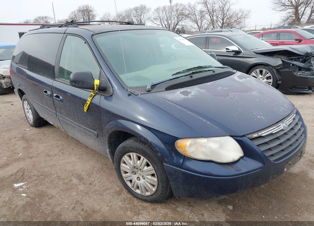 2005 CHRYSLER TOWN & COUNTRY LX VIN: 2C4GP44R25R160940