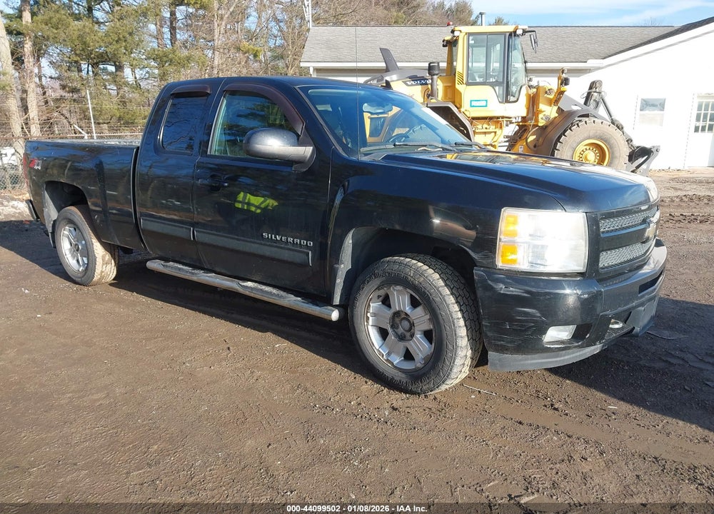 2011 CHEVROLET SILVERADO 1500 LT VIN: 1GCRKSE39BZ314180